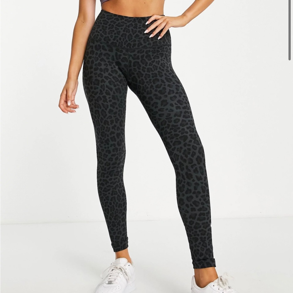NIKE SALE - Nike One - Women's High-Waisted Printed Leggings